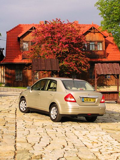 Nissan Tiida – самая просторная в С-классе Nissan Tiida – самая просторная в С-классе